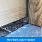 Ein Zentimeter Tropfkante an der Unterseite, damit das Holz nicht in der Nässe steht.