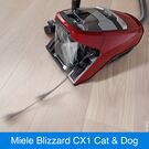 Der Miele CX1 Cat&Dog besitzt einen Comfort-Kabeleinzug.